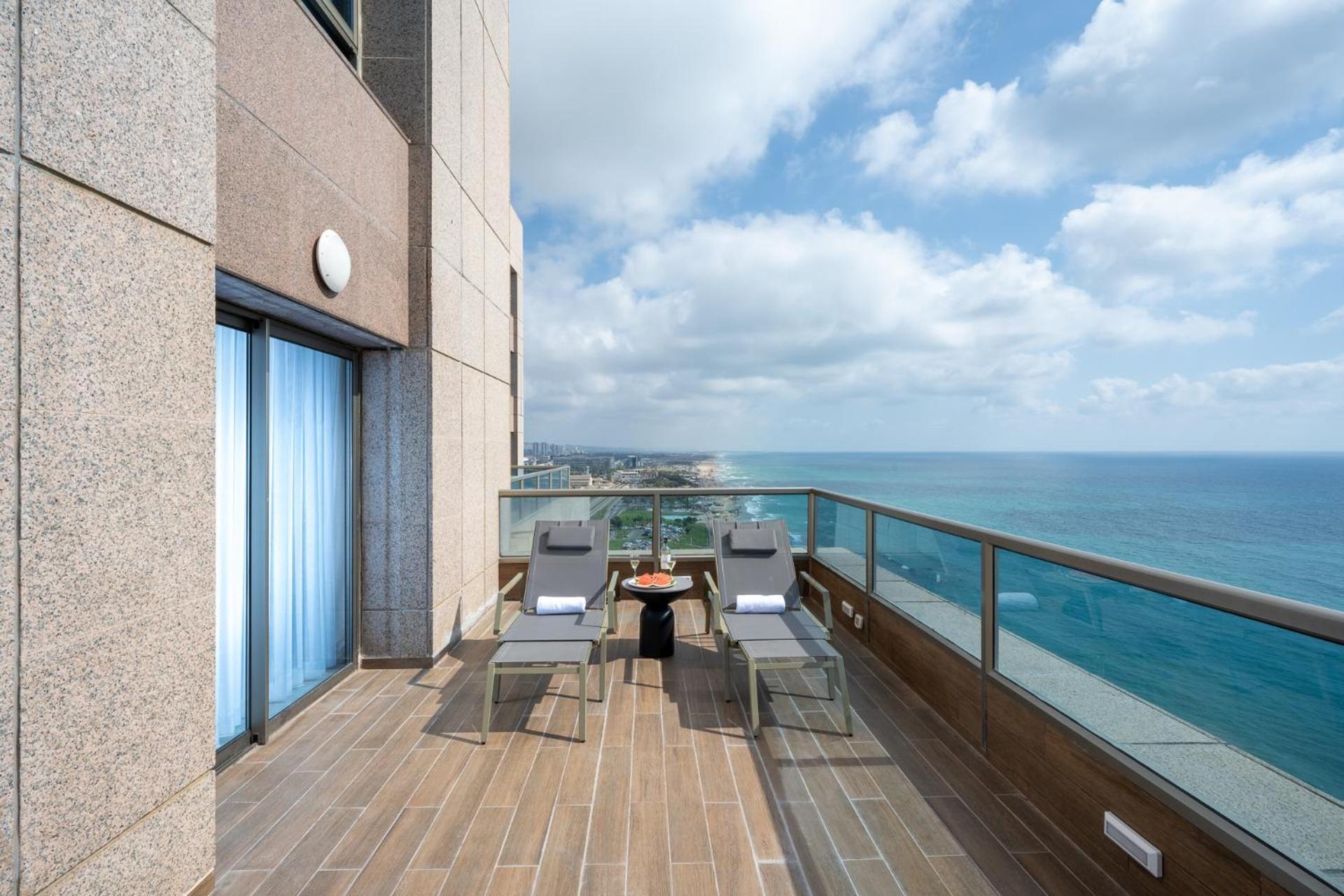 Leonardo Plaza Haifa Exteriör bild